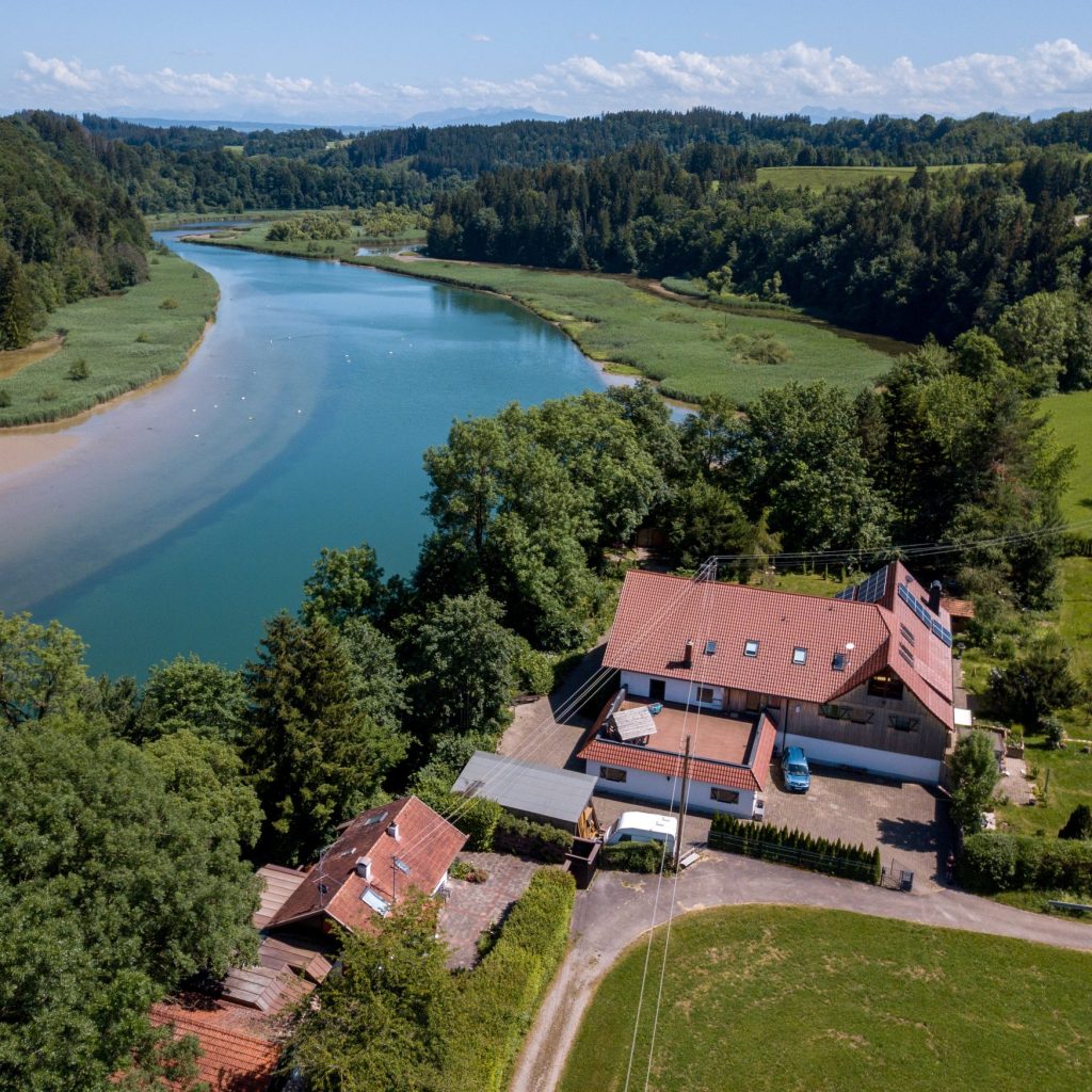 Luftbild vom Haus an der Iller